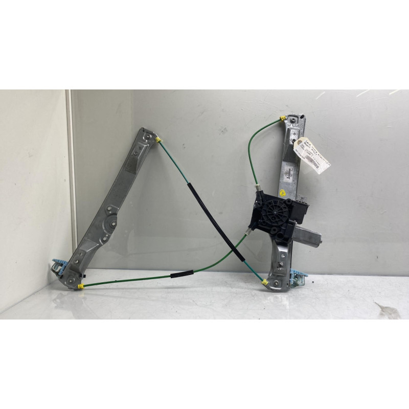 Leve vitre electrique avant droit OPEL CORSA D Photo n°7