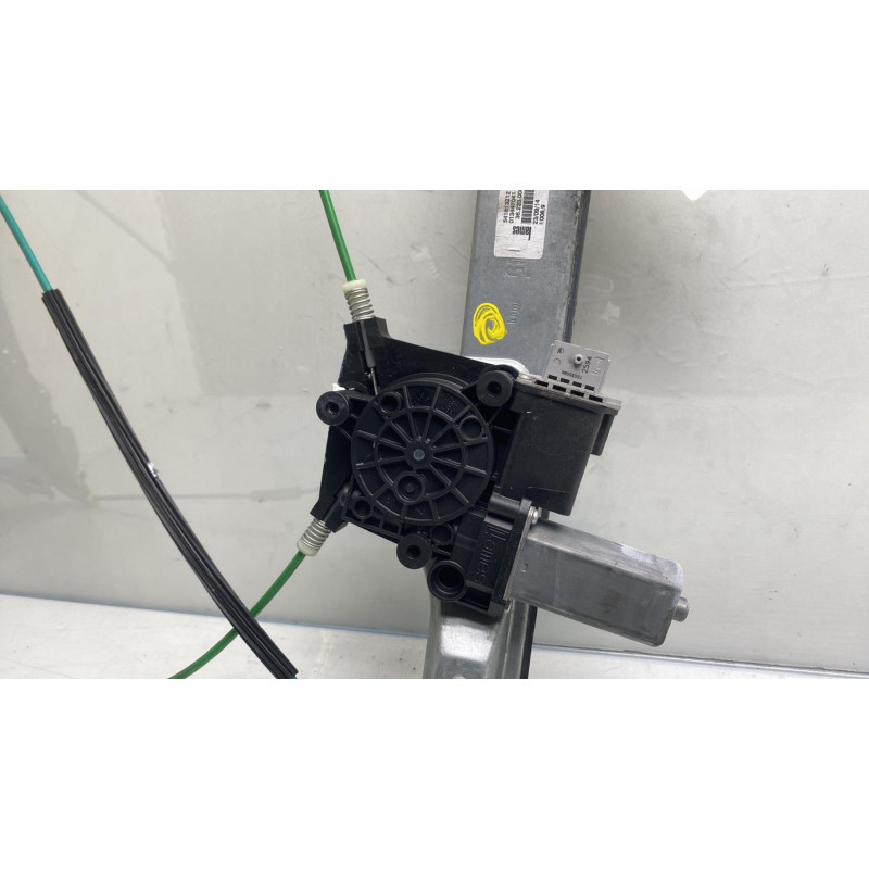 Leve vitre electrique avant droit OPEL CORSA D Photo n°9