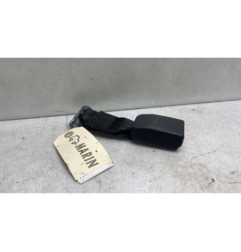 Attache ceinture arriere droit PEUGEOT 106 Photo n°1