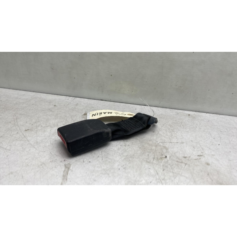 Attache ceinture arriere droit PEUGEOT 106 Photo n°2