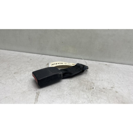 Attache ceinture arriere droit PEUGEOT 106