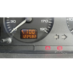 Attache ceinture arriere droit PEUGEOT 106