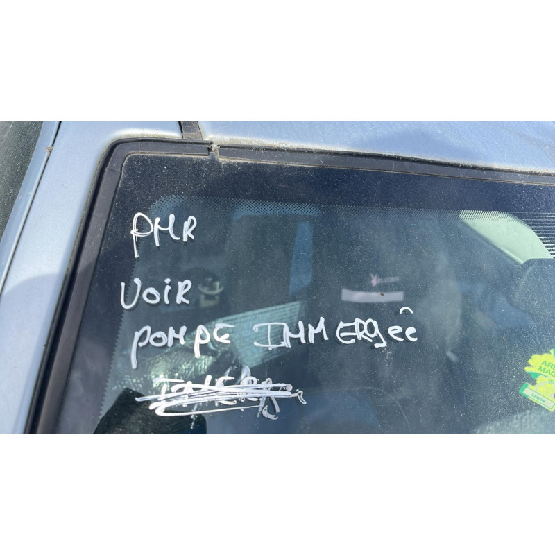 Attache ceinture arriere droit PEUGEOT 106 Photo n°7