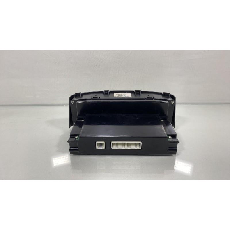 Commande chauffage TOYOTA AVENSIS 2 Photo n°1