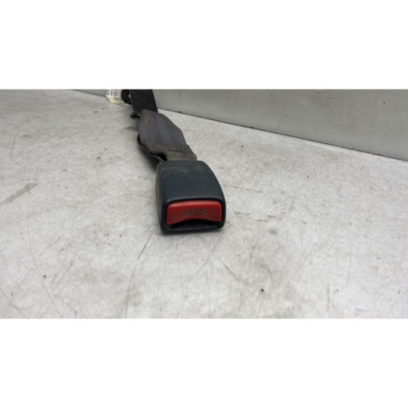 Attache ceinture avant droit TOYOTA HI-ACE 2 Photo n°1