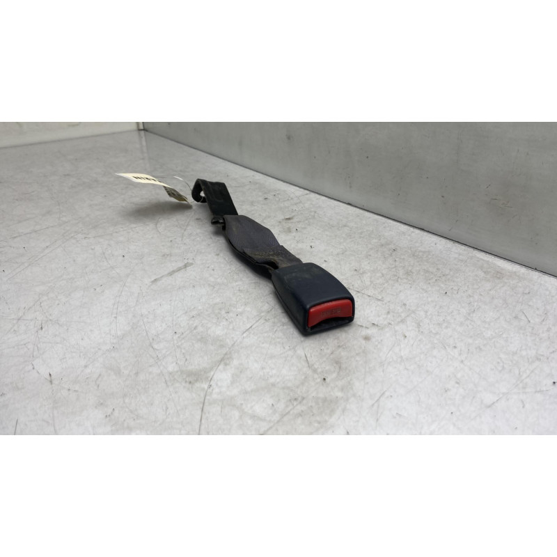 Attache ceinture avant droit TOYOTA HI-ACE 2 Photo n°4