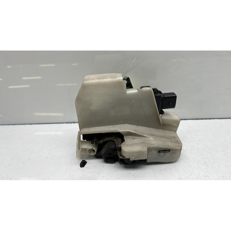 Serrure avant droit VOLKSWAGEN PASSAT 4 Photo n°6