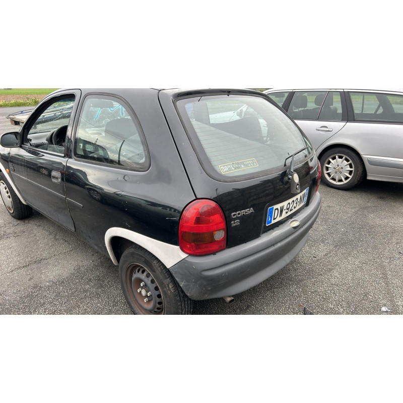 Serrure avant gauche OPEL CORSA B Photo n°4
