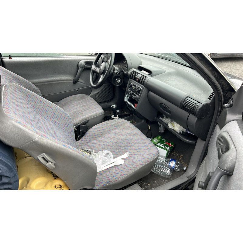 Serrure avant gauche OPEL CORSA B Photo n°8