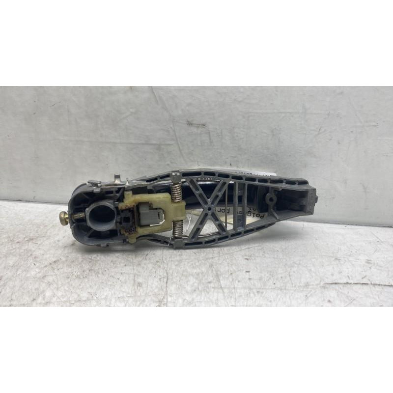 Poignee porte arriere droit VOLKSWAGEN TOURAN 1 Photo n°2