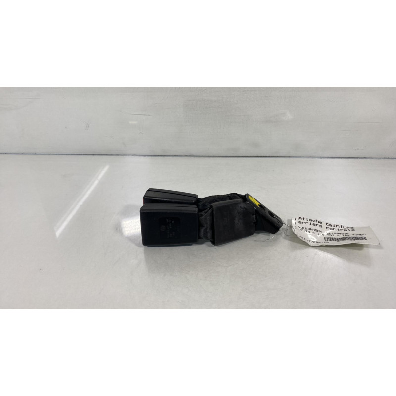 Attache ceinture arriere centrale VOLKSWAGEN JETTA 4 Photo n°1