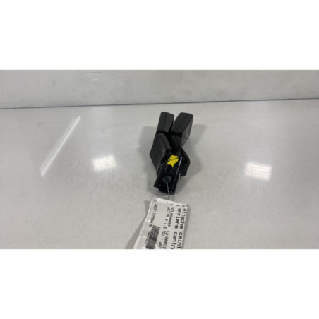 Attache ceinture arriere centrale VOLKSWAGEN JETTA 4