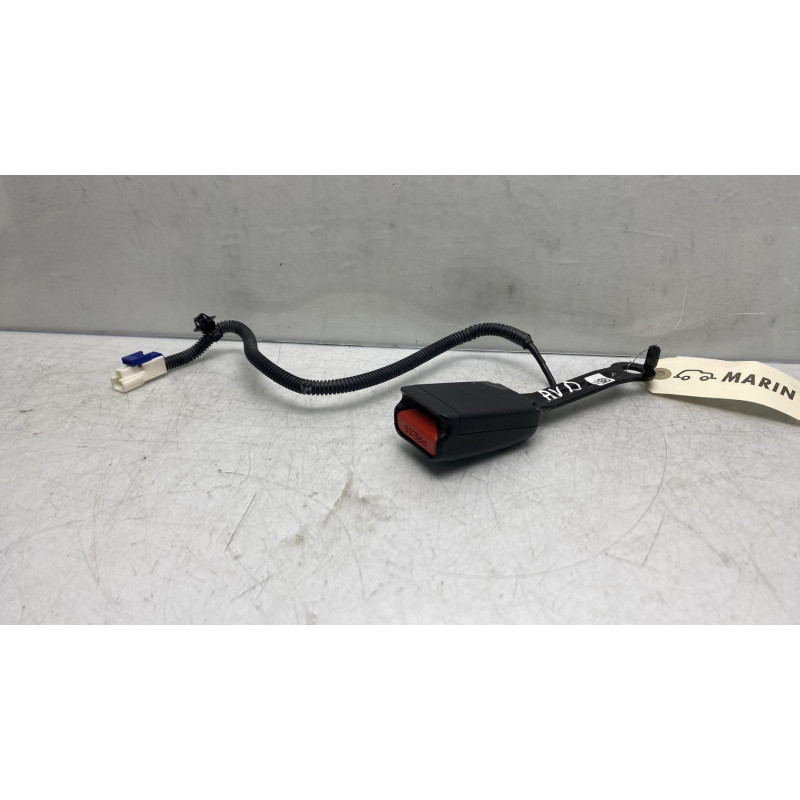 Attache ceinture avant droit HYUNDAI I 20 2 Photo n°2