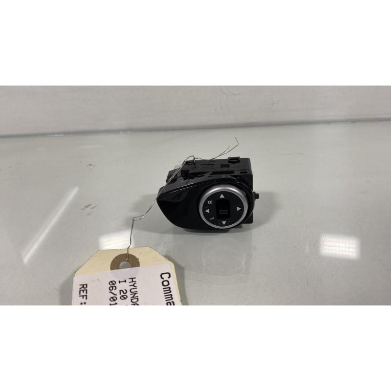 Commande retroviseurs HYUNDAI I 20 2 Photo n°3