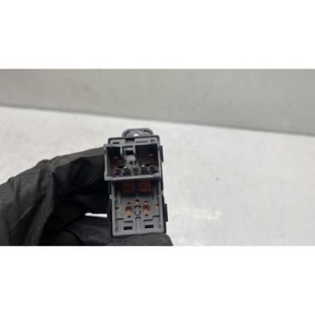 Interrupteur de leve vitre avant droit HYUNDAI I 20 2 Photo n°1