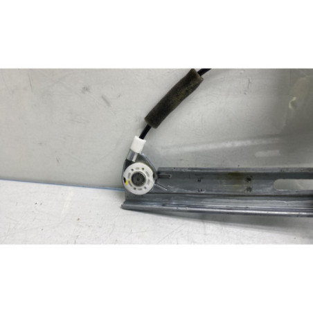 Leve vitre electrique arriere droit HYUNDAI I 20 2 Photo n°1