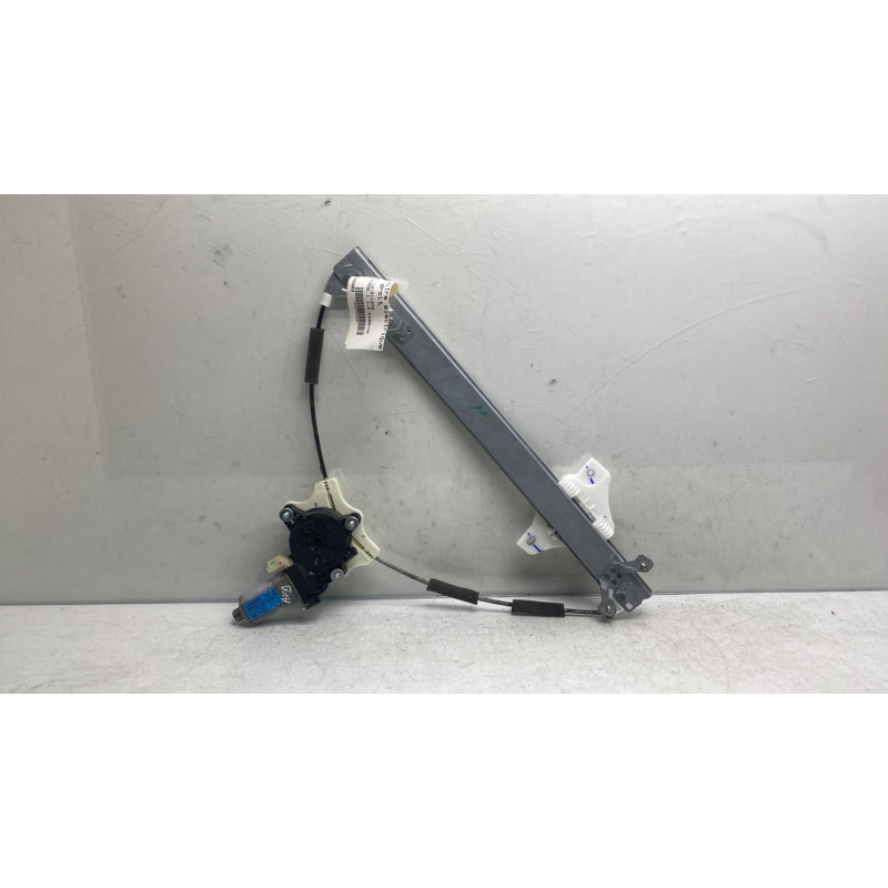 Leve vitre electrique avant droit HYUNDAI I 20 2 Photo n°3