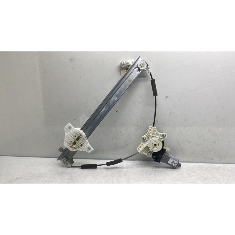 Leve vitre electrique avant droit HYUNDAI I 20 2 Photo n°4