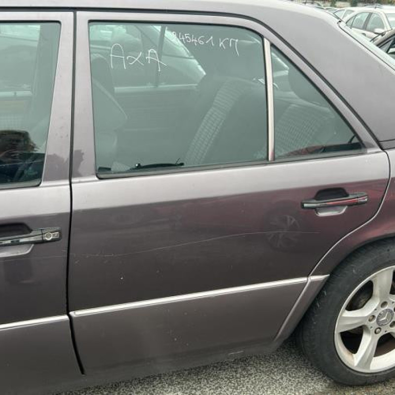 Jante MERCEDES 240 W124 Photo n°8