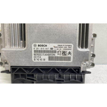 Calculateur moteur PEUGEOT 308 1