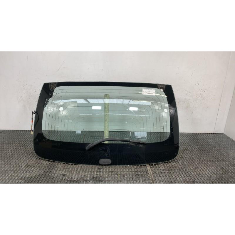 Lunette arriere PEUGEOT 107 Photo n°1