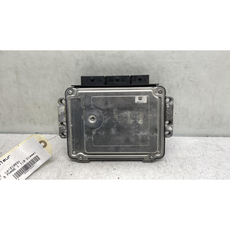 Calculateur moteur RENAULT MEGANE 3 Photo n°3