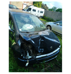 Calculateur moteur PEUGEOT 208 1