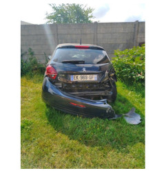 Calculateur moteur PEUGEOT 208 1
