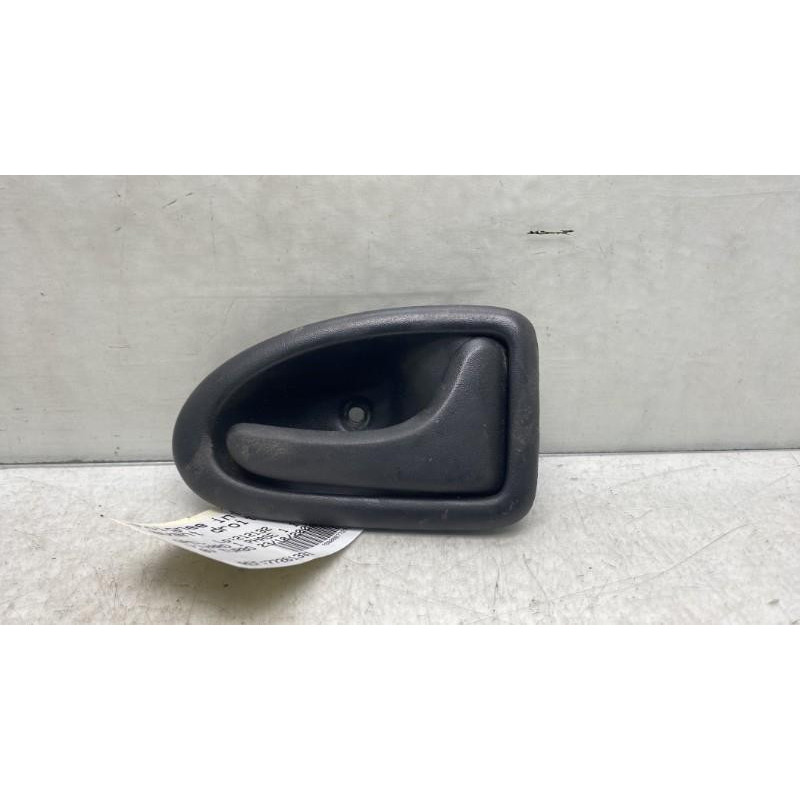 Poignee interieur avant droit OPEL VIVARO 1 Photo n°1