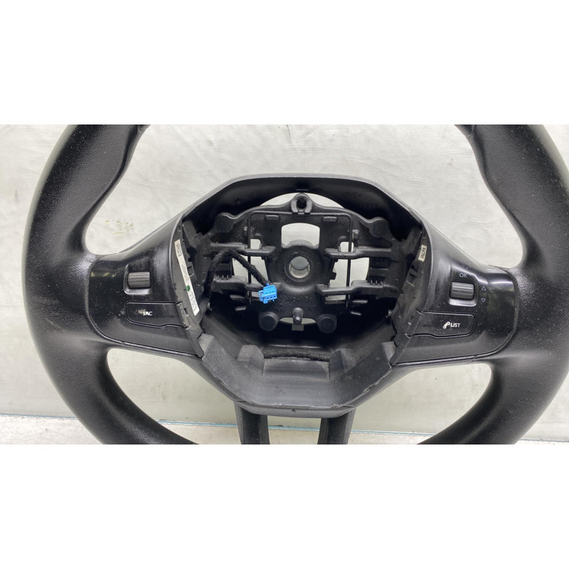 Volant PEUGEOT 208 1 Photo n°3