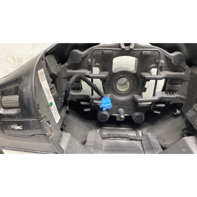 Volant PEUGEOT 208 1 Photo n°4