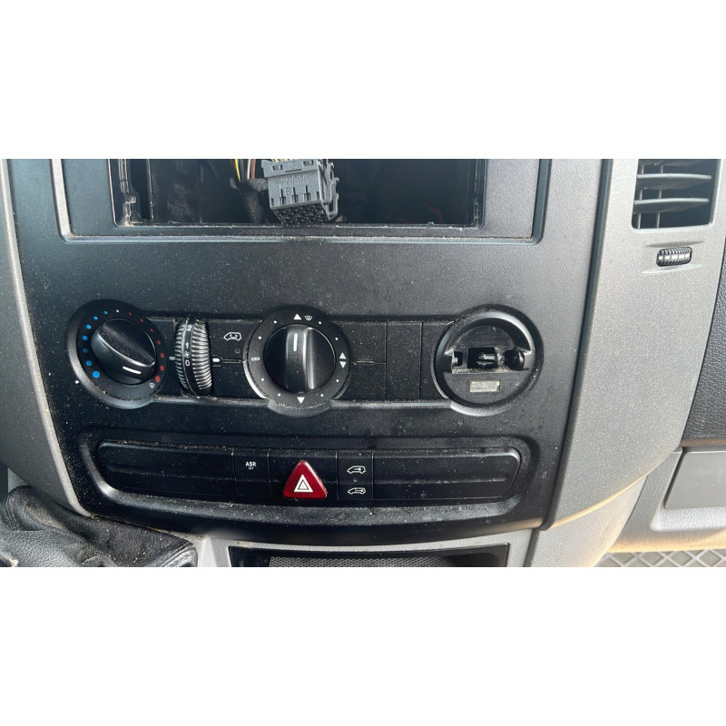 Serrure avant gauche MERCEDES SPRINTER 2 Photo n°11