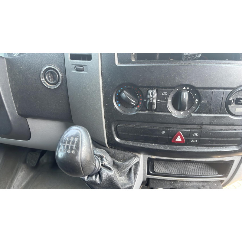 Serrure avant gauche MERCEDES SPRINTER 2 Photo n°13