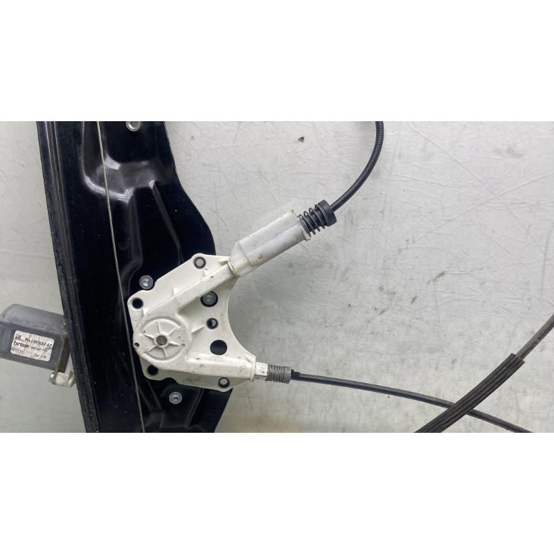 Leve vitre electrique avant droit OPEL ASTRA H Photo n°8