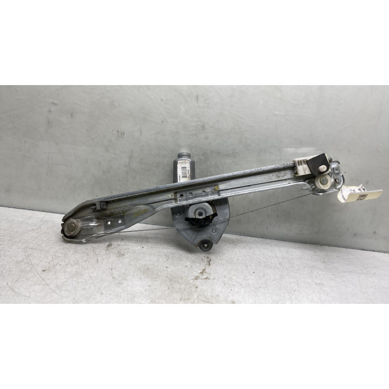 Leve vitre electrique arriere droit RENAULT CLIO 3 Photo n°1