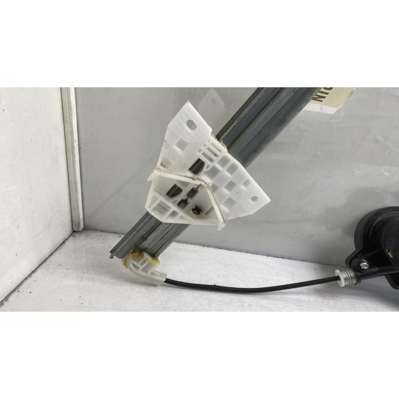 Leve vitre electrique avant droit MAZDA 3 2 Photo n°3