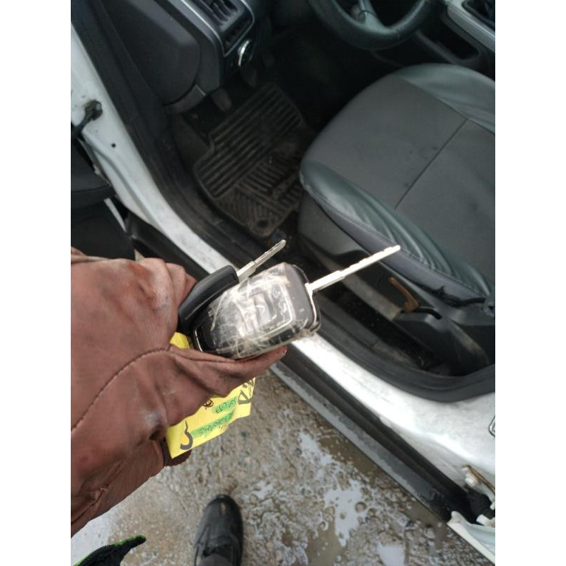 Verin de coffre FORD FOCUS 3 Photo n°14