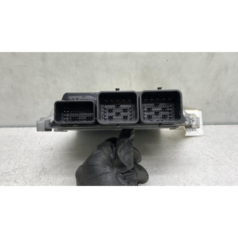 Calculateur moteur FORD FOCUS 3 Photo n°3