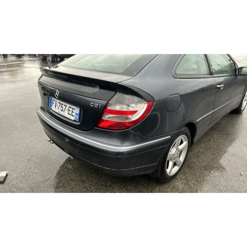 Pare choc arriere MERCEDES CLASSE C 203 COUPE SPORT Photo n°14
