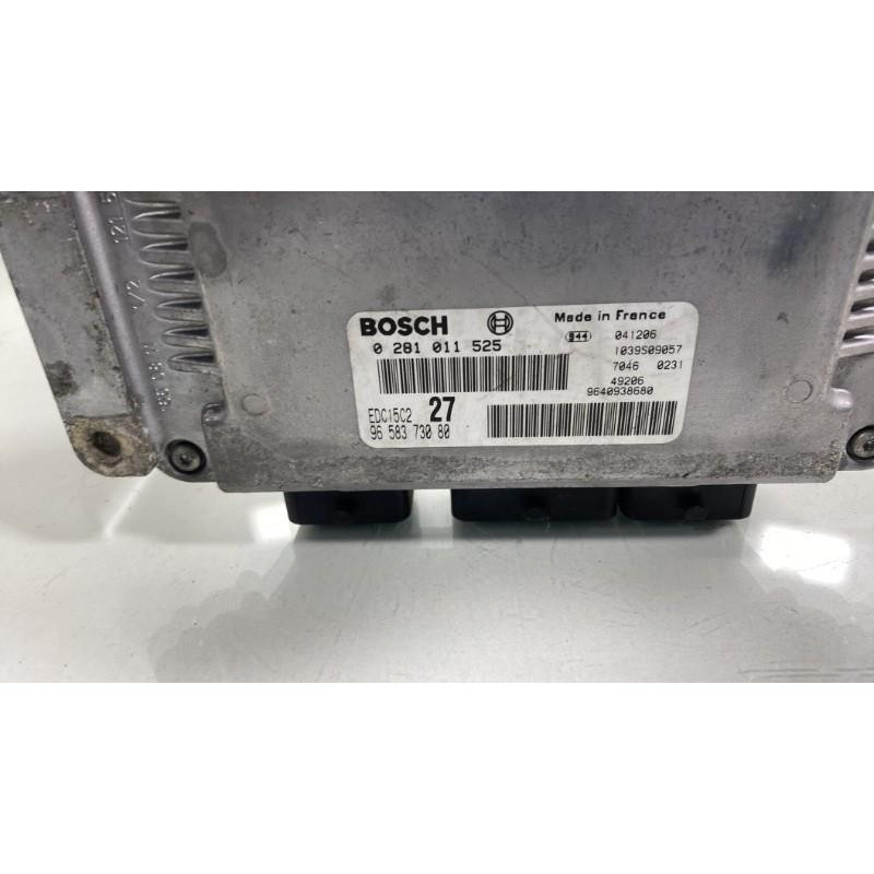 Calculateur moteur PEUGEOT 206 Photo n°2