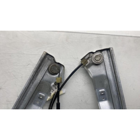 Leve vitre electrique avant gauche RENAULT CLIO 3 Photo n°1