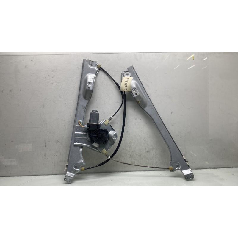 Leve vitre electrique avant gauche RENAULT CLIO 3 Photo n°4