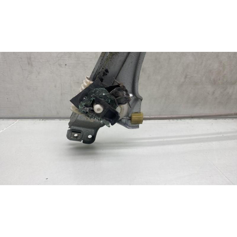 Leve vitre electrique avant gauche RENAULT CLIO 3 Photo n°6