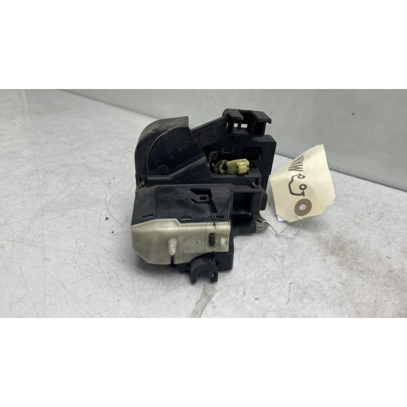Serrure avant gauche RENAULT CLIO 2 Photo n°3