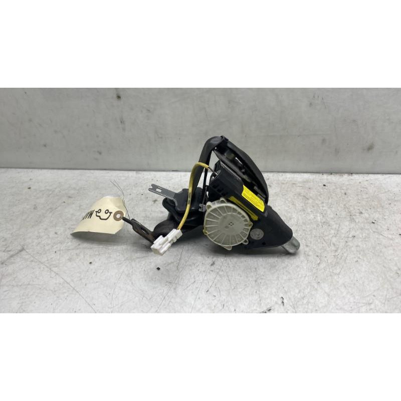 Pretensionneur de ceinture arriere gauche RENAULT CLIO 3 Photo n°3