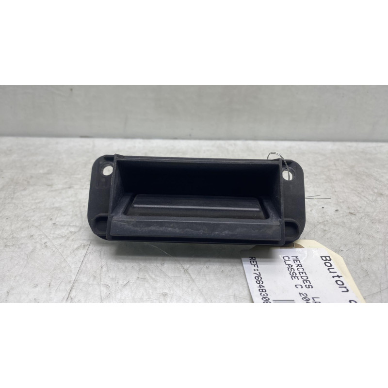 Bouton de coffre MERCEDES CLASSE C 204 Photo n°2