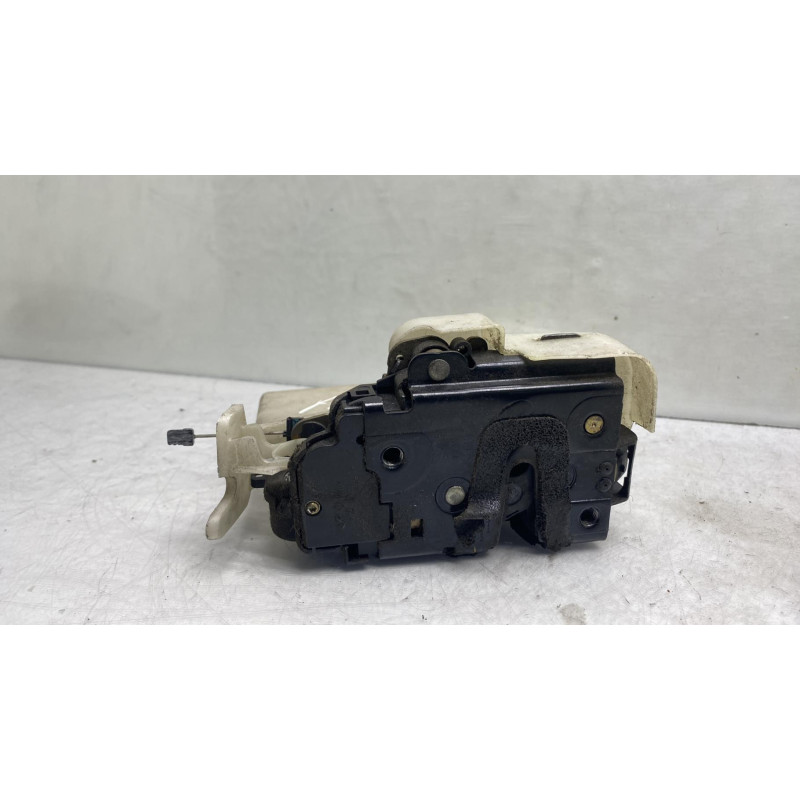 Serrure avant droit VOLKSWAGEN POLO 4 Photo n°3
