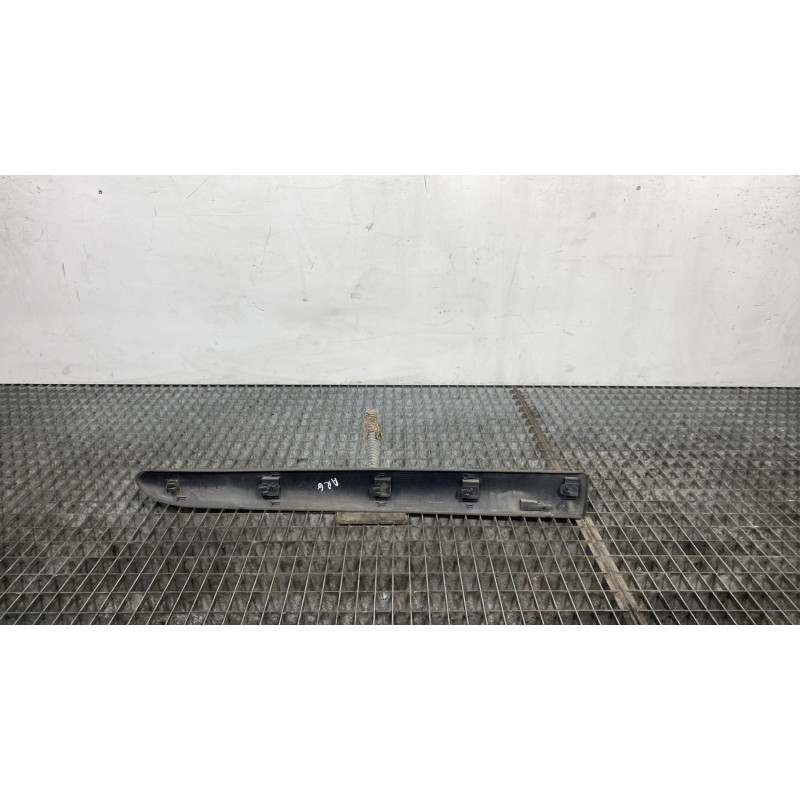 Baguette de porte arriere gauche  RENAULT CLIO 2 Photo n°2