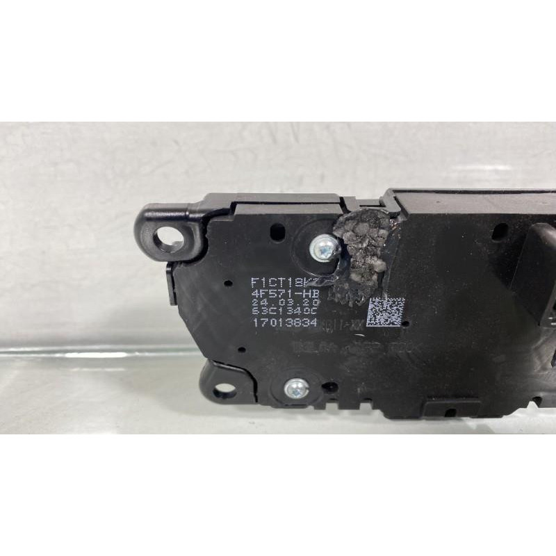 Bouton de warning FORD KUGA 2 Photo n°3
