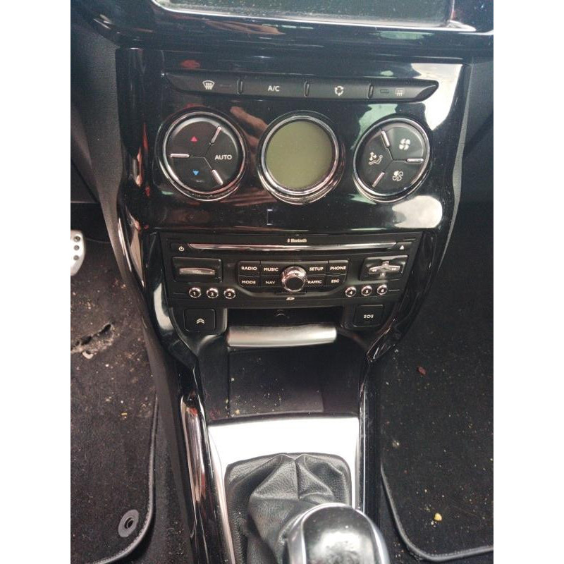 Poignee interieur avant droit CITROEN DS3 Photo n°7